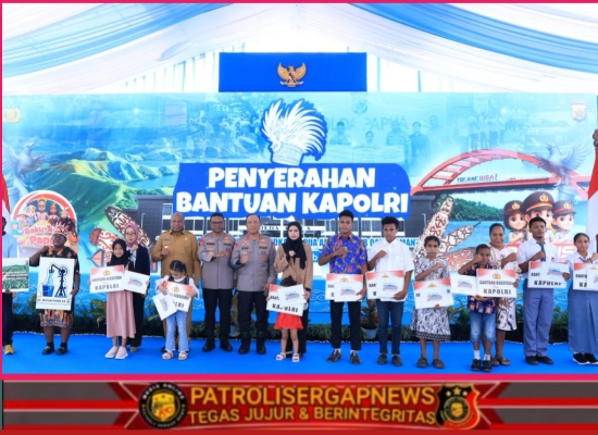 Polri Serahkan Bantuan Pendidikan bagi 10 Anak Korban KKB di Papua