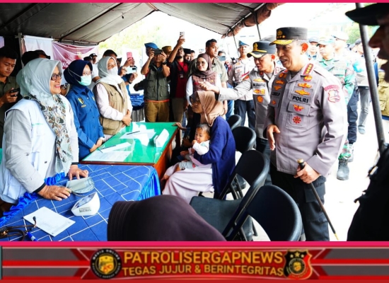 Tinjau Pengungsian di Aceh Tengah, Kapolri Tekankan Percepatan Perbaikan Akses Hingga Distribusi Bantuan
