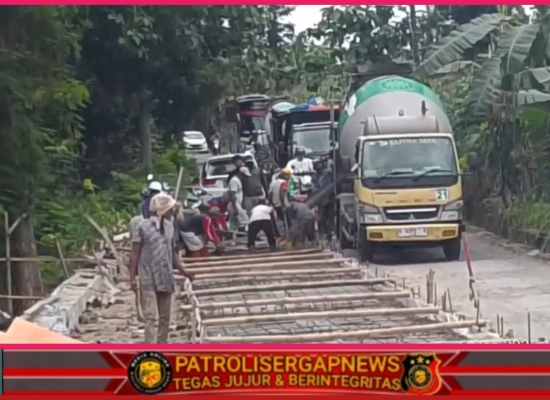 Proyek Penanganan Longsoran Kalimati Diduga Abaikan Standar K3, Pekerja Terpantau Tanpa Alat Pengaman