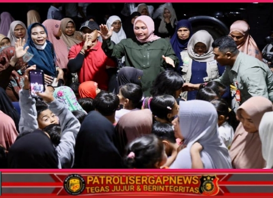 Prioritaskan Kelompok Rentan, Istri Ketua DPR Aceh Pastikan Bantuan Tepat Sasaran di Posko Banjir Bireuen