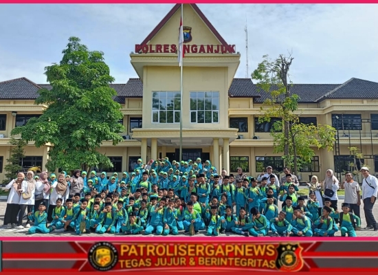 Tanamkan Nilai Anti Bullying Sejak Dini, Satbinmas Polres Nganjuk Terima Kunjungan SD IT Khatidjah