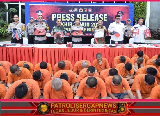 Konferensi Pers Akhir Tahun 2025, Polres Gresik Ungkap Kasus Kriminal dan Narkoba