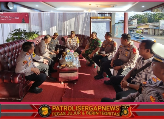 ​Pantau Jalur Lintas Timur, Kapolres Tanjab Barat Pastikan Kesiapan Pos Pam dan Pos Yan Ops Lilin 2025-2026