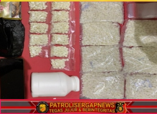 Polres Nganjuk Amankan Pengedar, 7.650 Pil Dobel L Disita di Baron