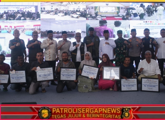 Menko PMK Salurkan Bantuan Stimulan Perbaikan Rumah Rp86,1 Miliar di Kabupaten Bireuen