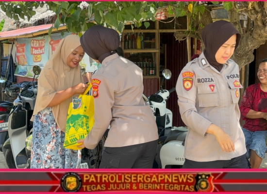 Polwan Polres Lhokseumawe Salurkan Paket Lebaran dari Kapolres kepada Warga Kurang Mampu