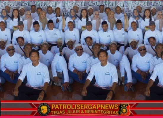 Bernuansa Kekeluargaan, Alumni SMPN 1 Cepiring Angkatan 1987 Gelar Temu Kangen di Pantai Indah Kemangi