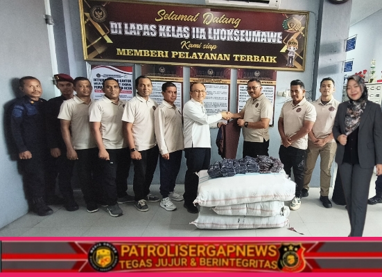 Kanwil Ditjenpas Aceh Salurkan 10.235 Kerudung Mandat Menteri Imipas untuk Korban Banjir