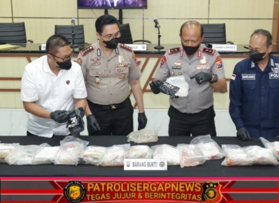 Polda Jatim Lakukan Uji Laboratoris Terkait Temuan Diduga Narkotika 27,83 Kg di Pesisir Giligenting Sumenep