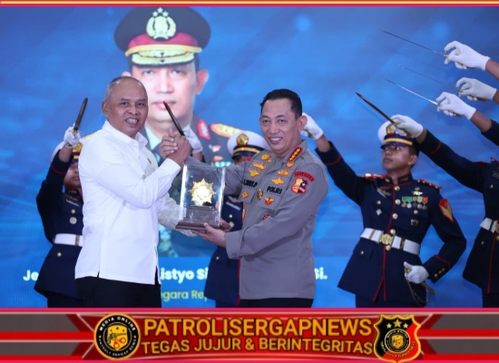 Kapolri Terima Adhi Bhakti Senapati, Jadi Motivasi Perkuat Sinergi Keamanan Siber