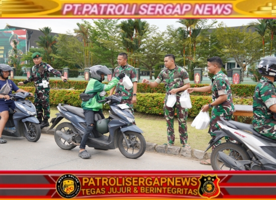 Wujud Kepedulian Sesama, Kodam XII/Tpr Bagikan Nasi Kotak dalam Aksi Jumat Berkah