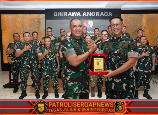 Perkuat Hubungan Antar Matra, Pangdam V/Brawijaya Terima Courtesy Call Danlanud Abdulrachman Saleh
