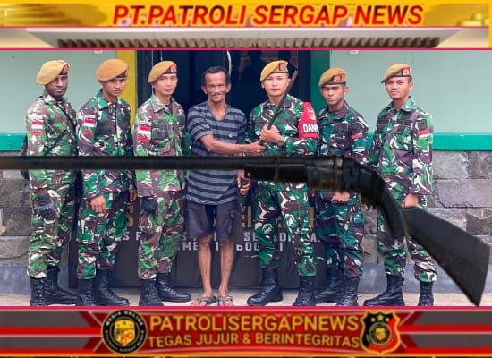 Satgas Pamtas RI-MALAYSIA Yonarmed 19/Bogani Terima Penyerahan Senjata Api Dari Warga Perbatasan di Kabupaten Sambas