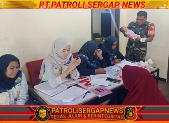 Cegah Stunting Sejak Dini, Babinsa Sertu Yhoni Dampingi Kegiatan Posyandu Di Dusun Gangsri