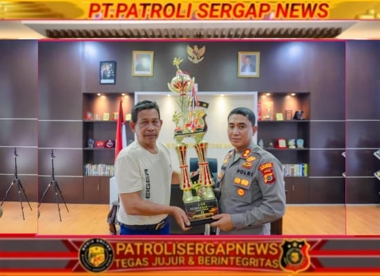 Kapolres Lhokseumawe Terima Trofi Juara Umum II Kejurda FORKI Aceh, Tim Karate STC Polres Borong 27 Medali