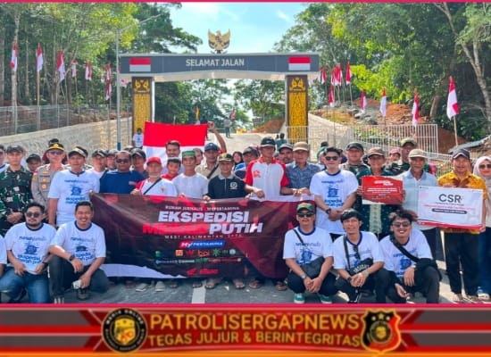 1.000 Bendera Merah Putih Berkibar di PLB Temajuk, Satgas Yonarmed 19/Bogani Kobarkan Nasionalisme di Perbatasan