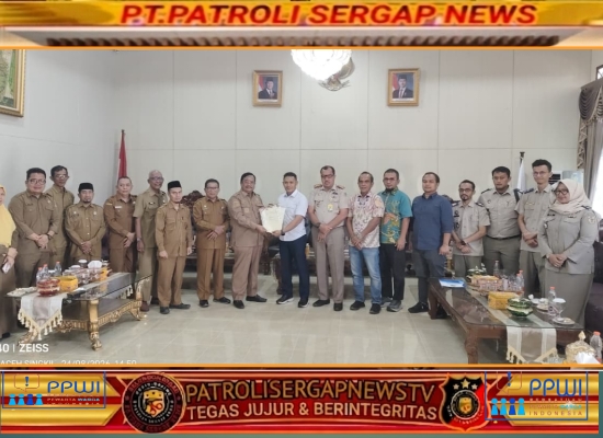 Profesor Sutan Nasomal Menyambut Baik Penyerahan Sertifikat Sekolah Rakyat Diserahkan Bupati Aceh Singkil Safriadi Oyon!!!