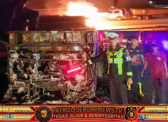 Bus PO Tunas Muda Ludes Terbakar di Tol Batang-Semarang, 15 Penumpang Selamat