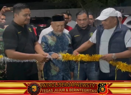 BUKTI NYATA GOTONG ROYONG, BUPATI H. MUKHLIS RESMIKAN AKPP BADMINTON CENTER PEUDADA