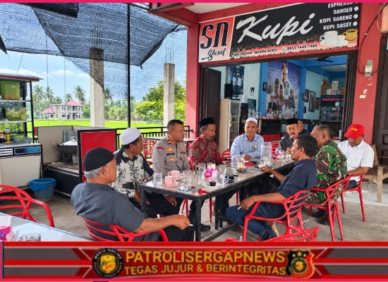 Kapolsubsektor Simpang Mamplam Ngopi Bersama Muspika dan Tokoh Masyarakat, Pererat Silaturahmi dan Komunikasi