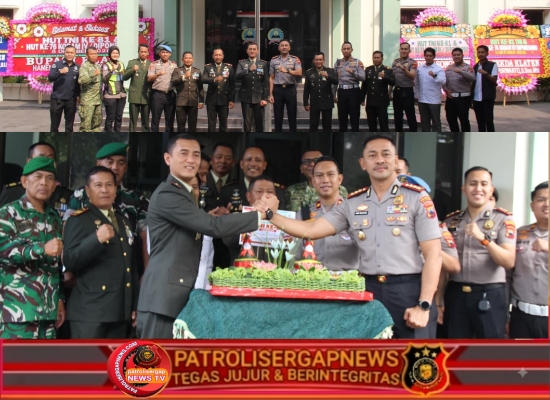 Dandim Klaten Terima Tumpeng HUT Ke-81 TNI Dari Kapolresta Klaten, Sinergitas TNI-Polri Makin Erat