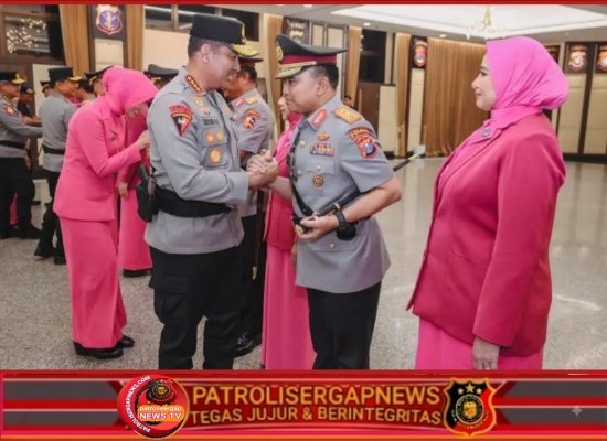 Resmi Dilantik Jadi Kapolda Jatim, Irjen Dekananto Ajak Masyarakat Bergandengan Jaga Kamtibmas