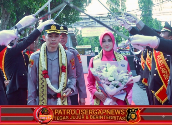 Tradisi Pedang Pora Iringi Langkah AKBP Zaldy Kurniawan Sebagai Kapolres Lampung Tengah