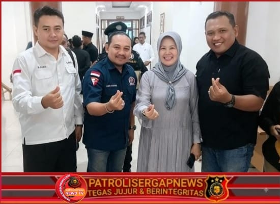 Sempatkan Menyapa Anggota Ormas Di Acara Seminar Sarasehan, Nurul Azizah Berharap Sinergitas Ormas Di Bojonegoro Siap Mendukung Program Daerah