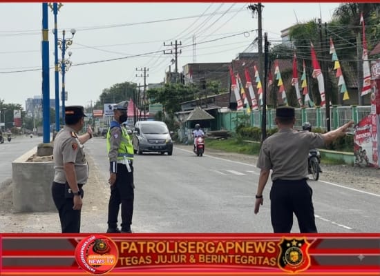 Kapolres Bireuen Turun ke Jalan, Atur Lalu Lintas Umbau Pengendara Tertib Utamakan Keselamatan